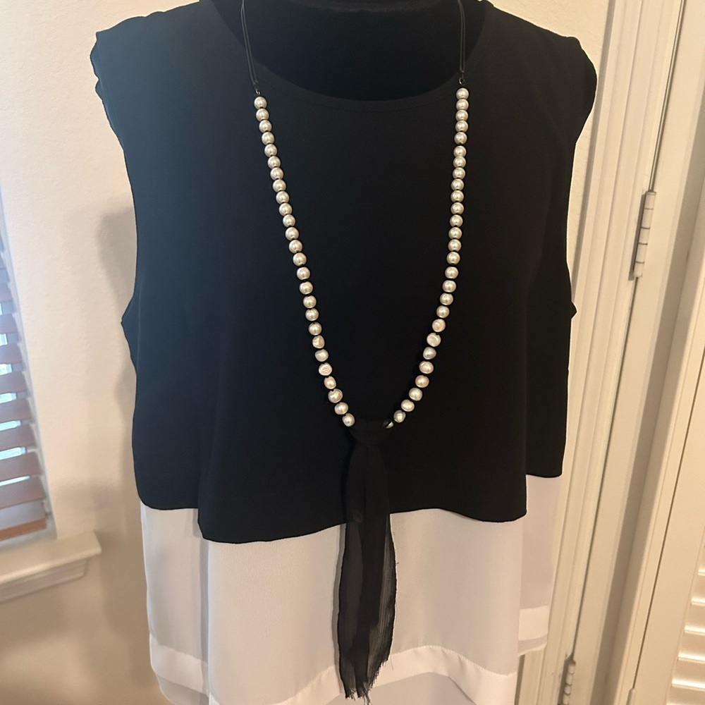 Dalia Sleeveless Blouse